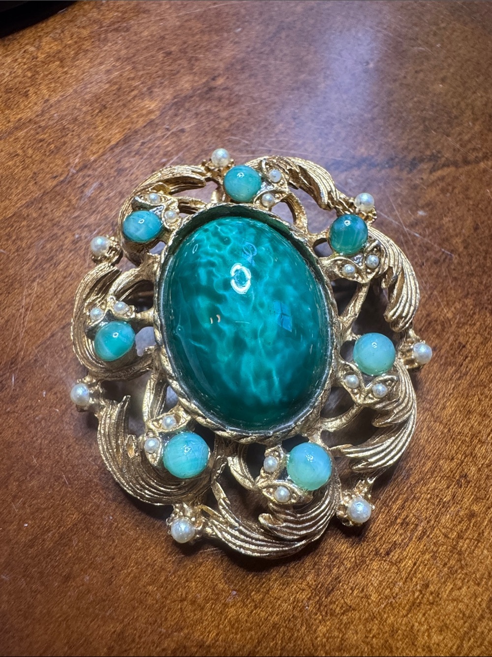 Vintage Hattie Carnegie Green Peking Glass & Pearl Oval Brooch